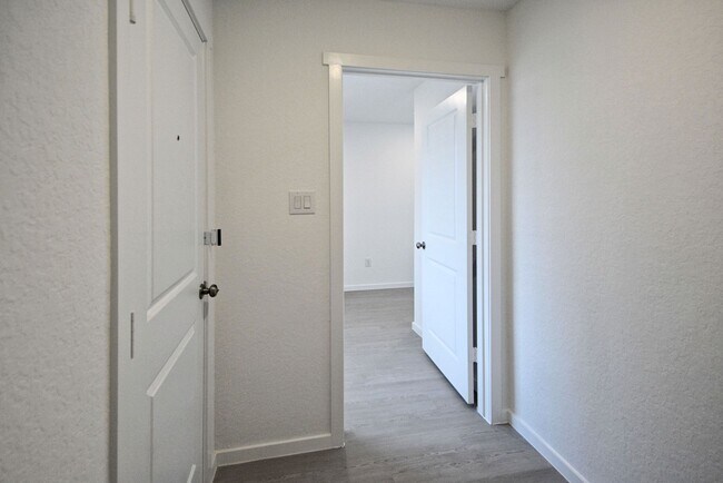 Building Photo - 429 Payton Pl