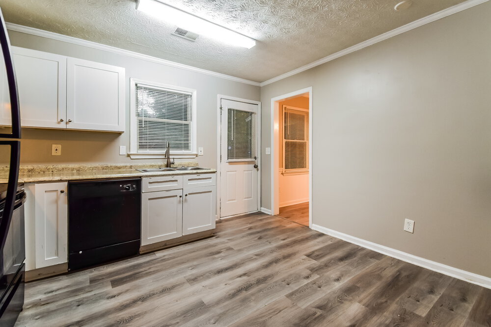 Building Photo - 988 Park Gate Pl
