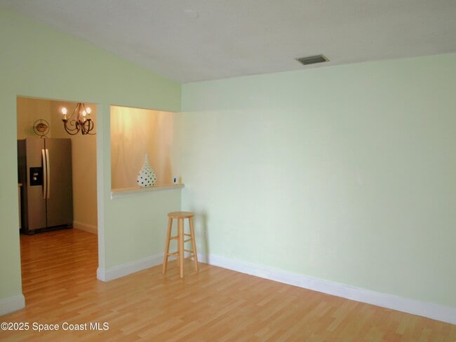 Building Photo - 1485 Malibu Cir NE