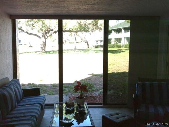 Building Photo - 760 E Gilchrist Ct