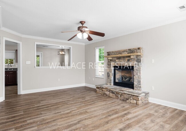 Building Photo - PRICE REDUCTION!!  FARRAGUT: TWO STORY 3 B...