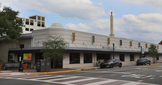 Building Photo - Charming 2BR/2.5BA Townhouse in the Heart of College Park!