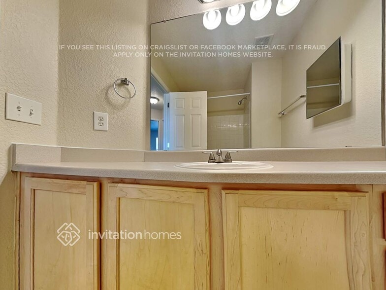 Building Photo - 1466 Nemrick Pl