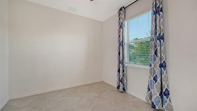 Building Photo - 10896 Pinot Dr