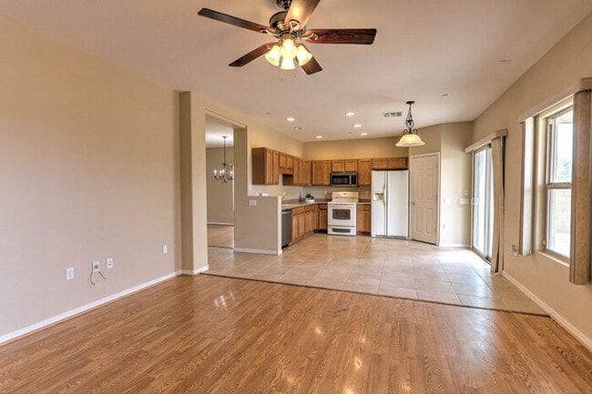 Building Photo - Rancho Sahuarita 5-Bed with 3.5 Baths 3187 Sq Ft
