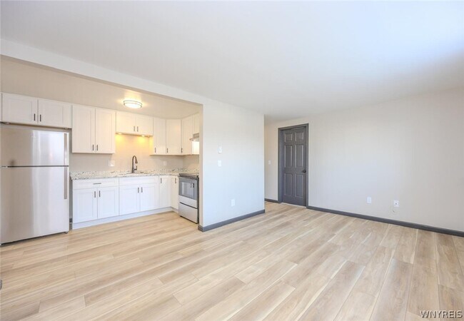 Building Photo - 6379 Robinson Rd