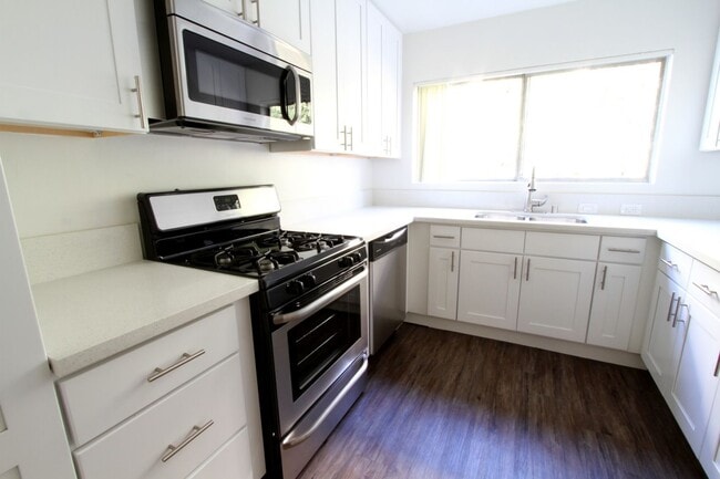 Building Photo - Ethel Avenue Apartments