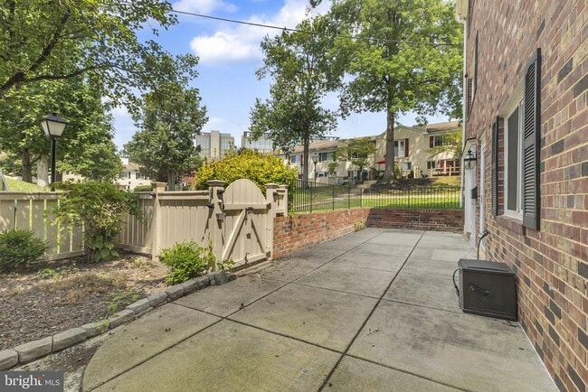 Building Photo - 1565A N Van Dorn St