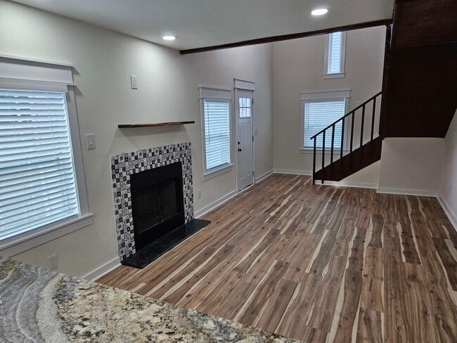 Building Photo - 5950 Blountstown Hwy