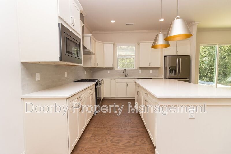 Building Photo - 6908 Roberta Ln
