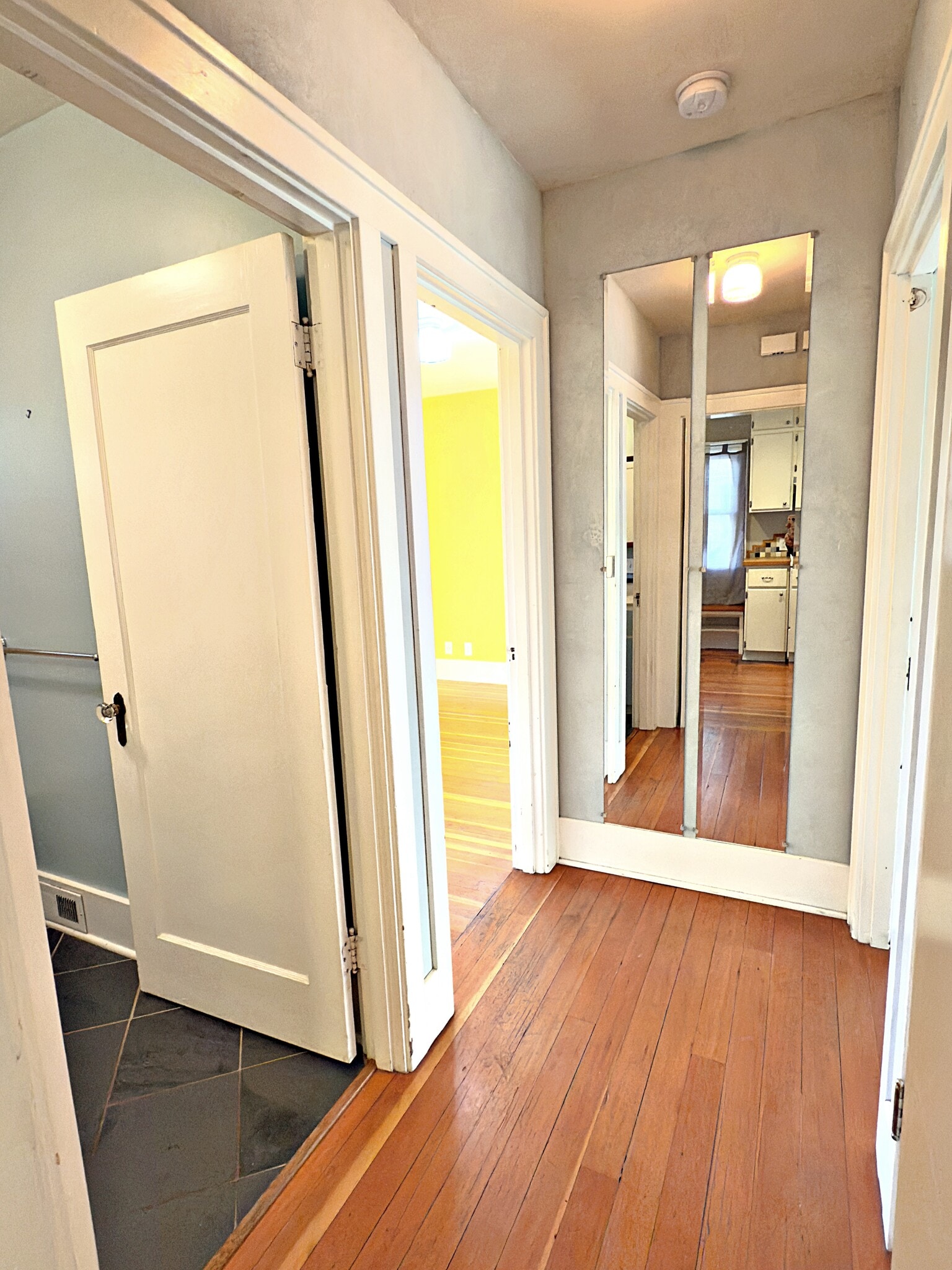 Building Photo - 2534 SE 31st Ave