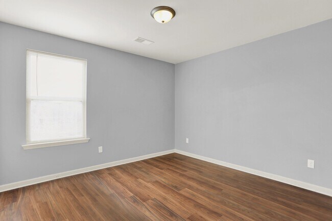 Building Photo - 7501 Bronze Dr