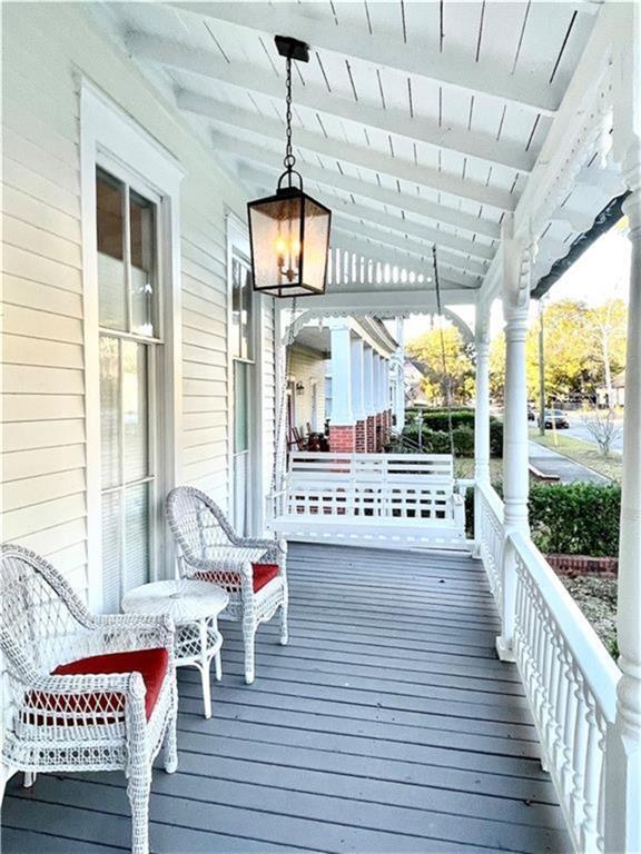 Building Photo - 1915 Union St