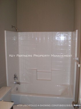 Building Photo - 15816 Conser - Cute Townhouse in Blue Valley!