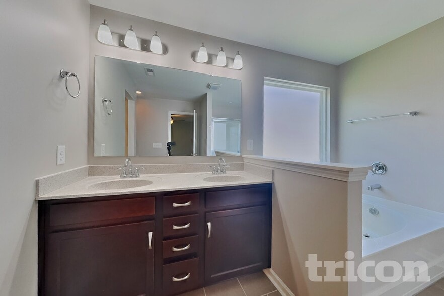 Building Photo - 1037 Bitting Hall Cir