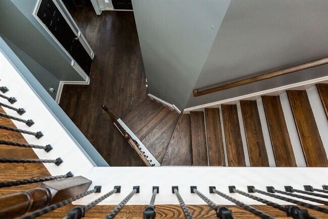 Building Photo - 14 Coopers Glen Dr SW