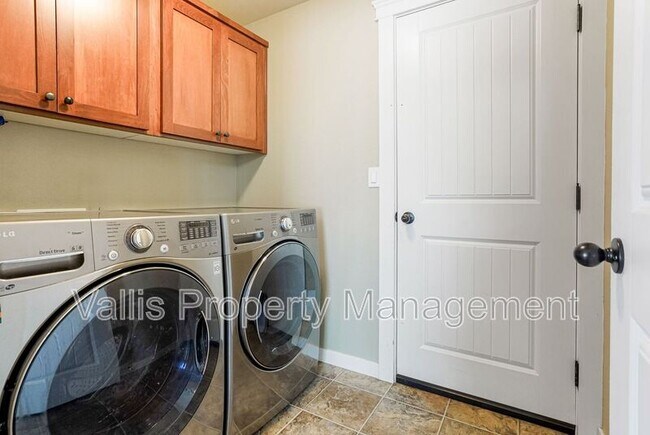 Building Photo - 2387 Equestrian Loop S