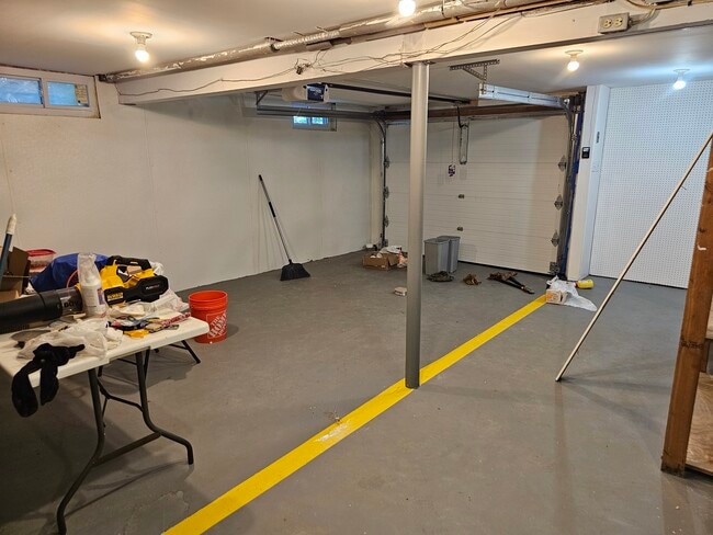 Building Photo - 205 Catlin Rd