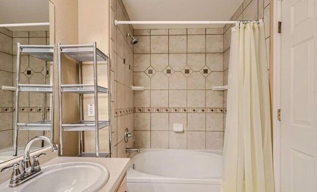 Building Photo - Beautiful Newly Remodeled Home in Roxborough Park