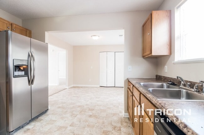 Building Photo - 207 Denby Cir