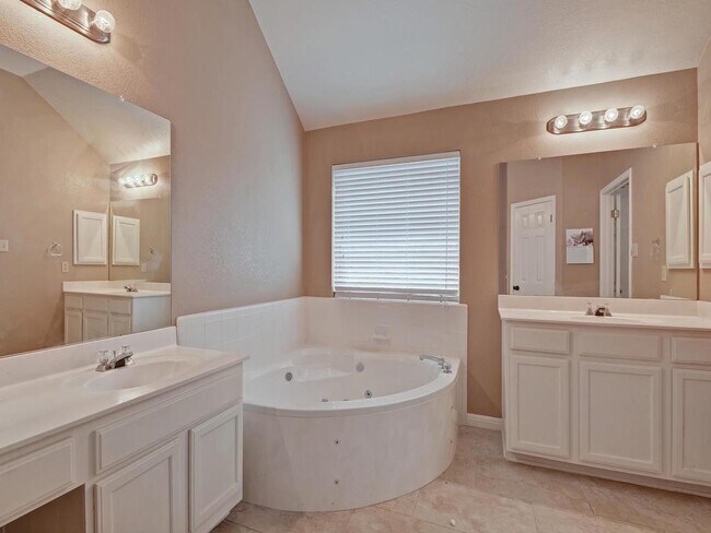 Building Photo - 12723 Picket Rope Ln