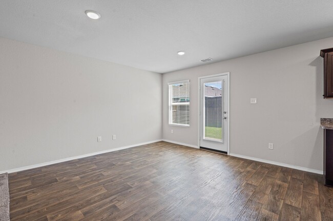 Building Photo - Craftsman in Cleburne