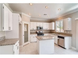 Building Photo - GREEN VALLEY RANCH AREA  BEAUTIFUL 5 BEDROOM CUSTOM HOME