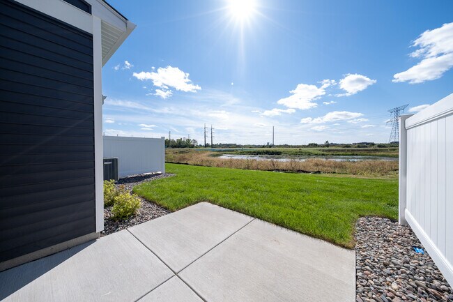 Building Photo - 10429 Ithaca Ln N