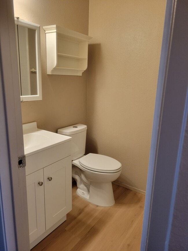 Building Photo - Apply Now!