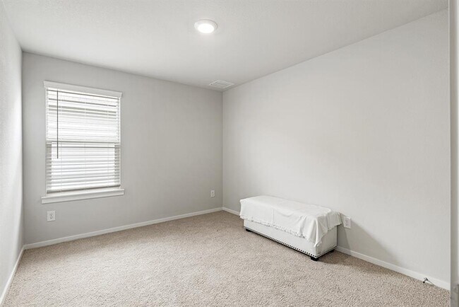 Building Photo - 405 Perry Pl