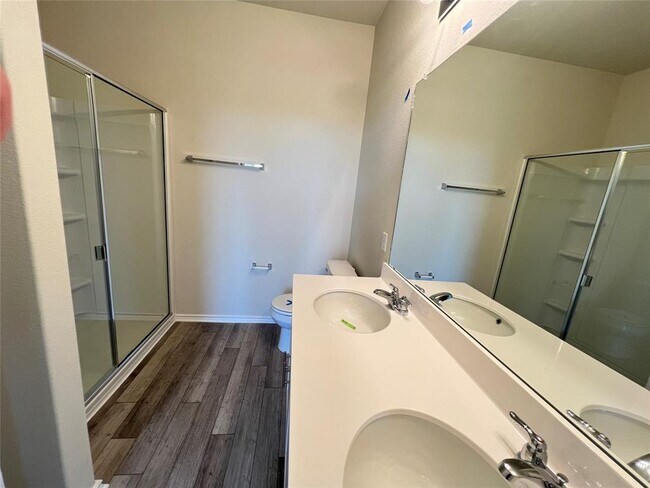 Building Photo - 561 Papaya Dr