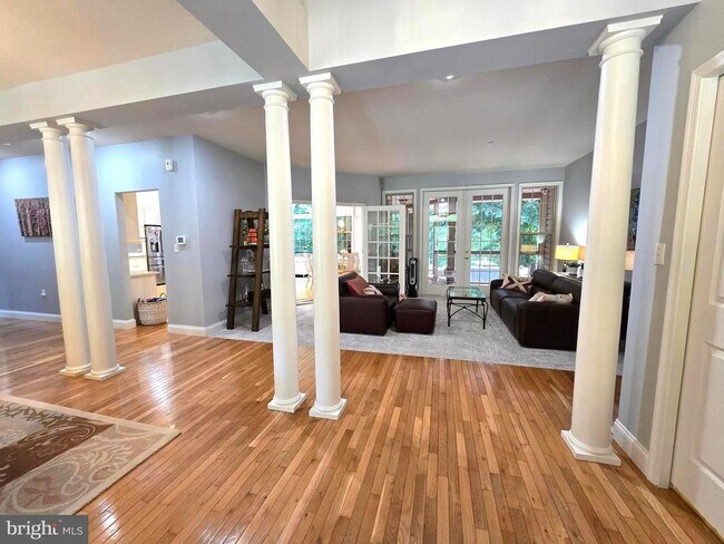 Building Photo - 15401 Jamies Way