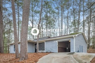 Building Photo - 4 Bedroom Pet-Friendly Home in Ellenwood, GA with Main Street Renewal