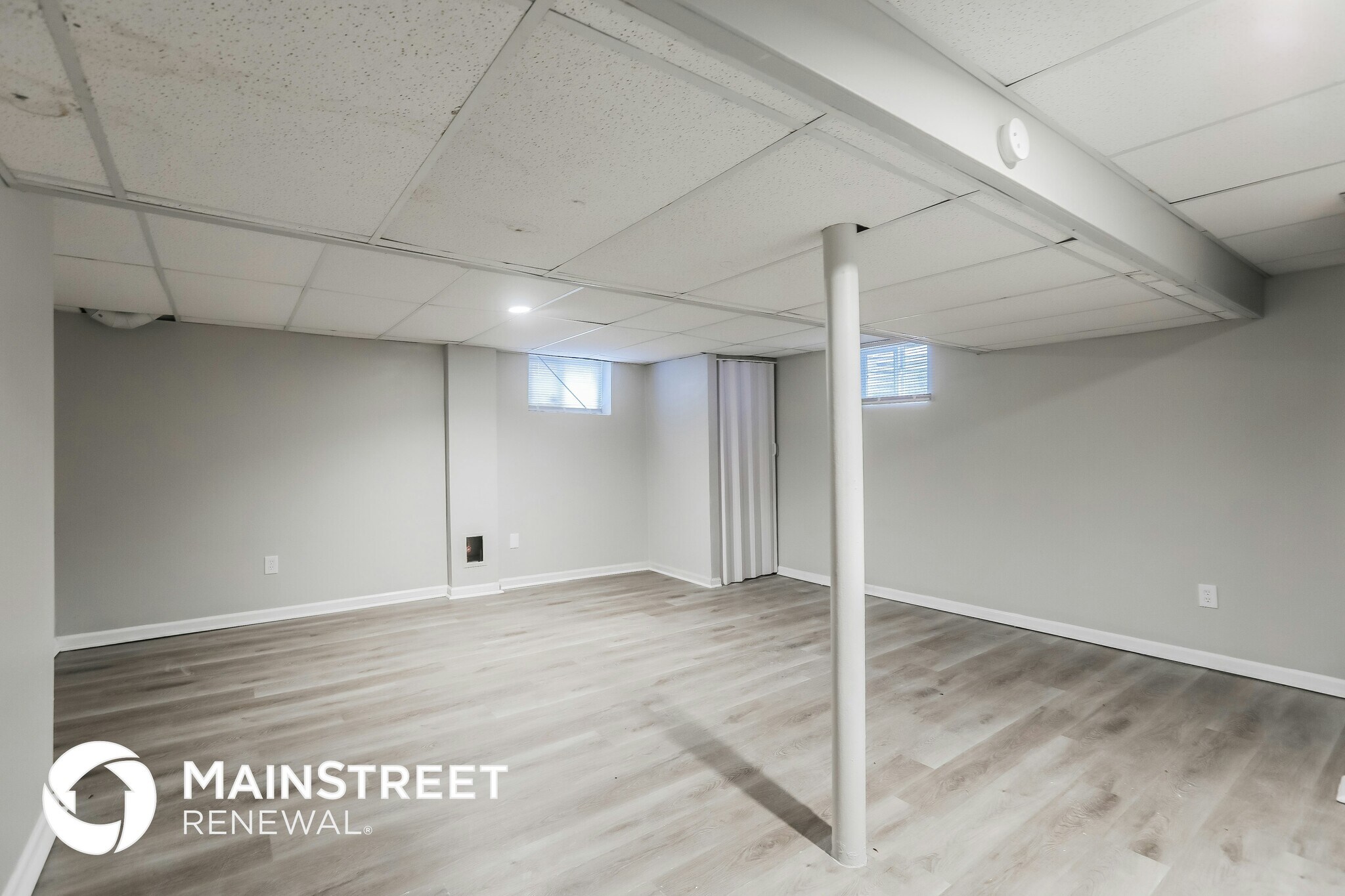 Building Photo - 9505 Newton Ave