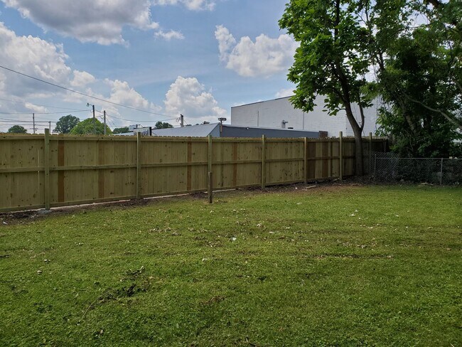 Building Photo - Single Family House For Rent - Newly Remod...