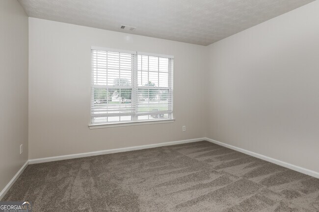 Building Photo - 2041 Gates Ct