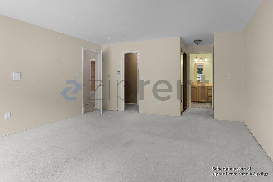 Building Photo - 2440 140th Ave NE