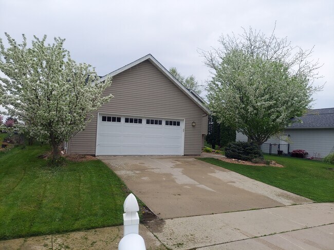 Building Photo - 5176 54th Ave NW