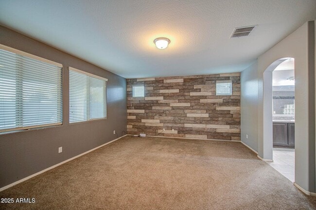 Building Photo - 6815 S 19th Ln