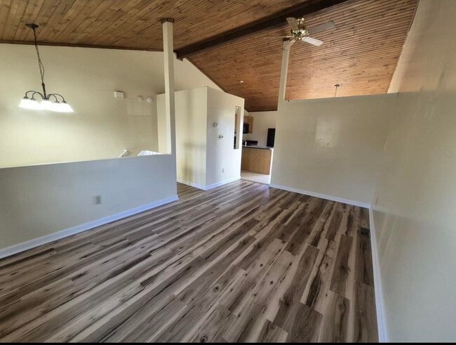 Building Photo - 1400 Hartland Woods Way