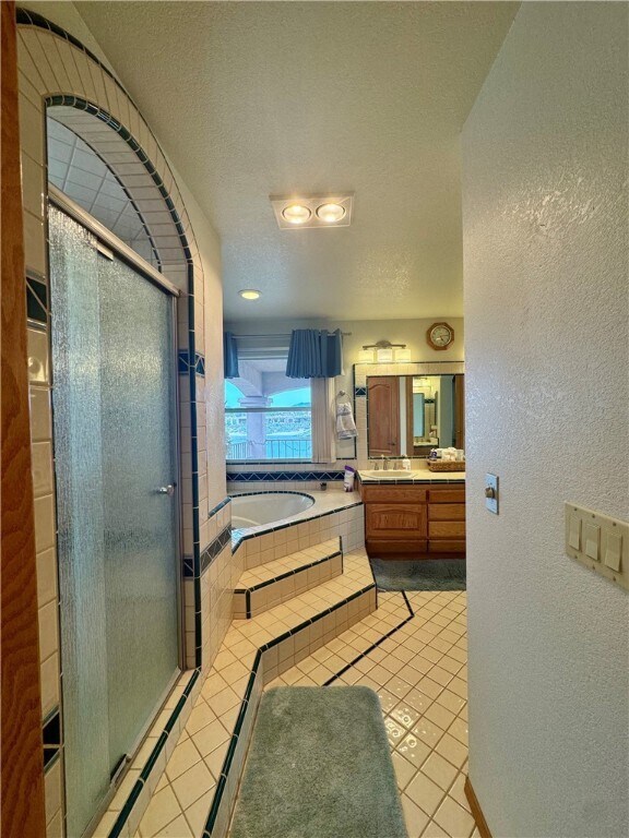 Building Photo - 10641 S River Terrace Dr