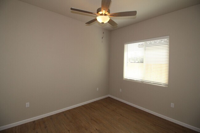 Building Photo - BRAND NEW 2BED/2BATH with SOLAR - Clinton/Arthur