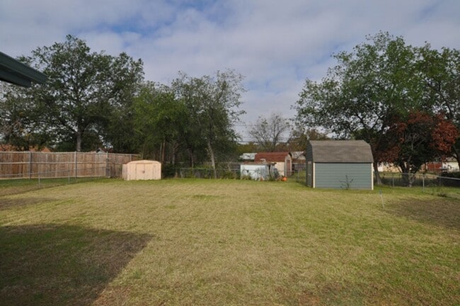 Building Photo - VIEW NOW - COMING SOON - Beautifully remodeled - highly sought-after HEB ISD
