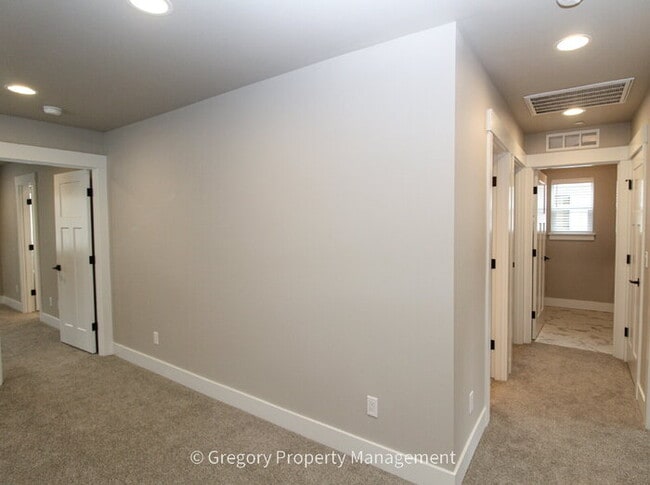 Building Photo - Brand New Spacious 5-Bedroom Retreat at Coyote Ridge 3 Full Baths 2 Car Garage 2330sf A/C Prime B...