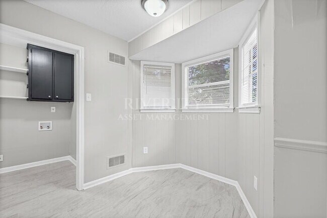 Building Photo - A Whitehaven Gem!!! Section 8 Welcomed !!!!!!!
