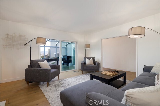Building Photo - 3323 Ione Dr