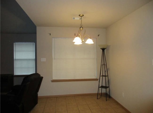 Building Photo - 1811 Ingalls Ln