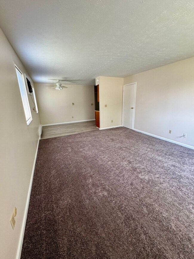 Building Photo - 1412 Jackson Ln