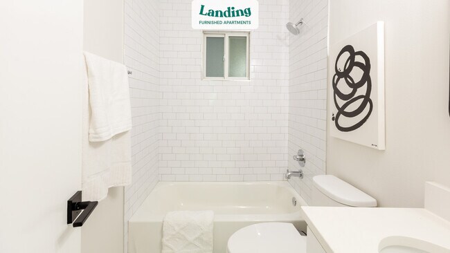 Building Photo - 425 N Rosemont Ave