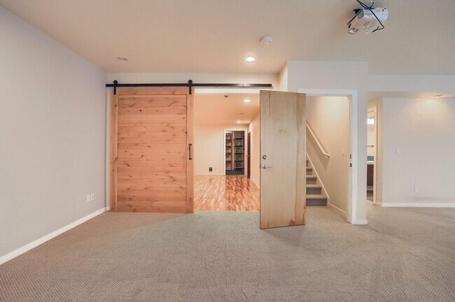 Building Photo - 2421 Rose Ct